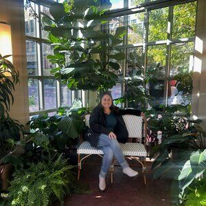 Meet your Posher, Laureen